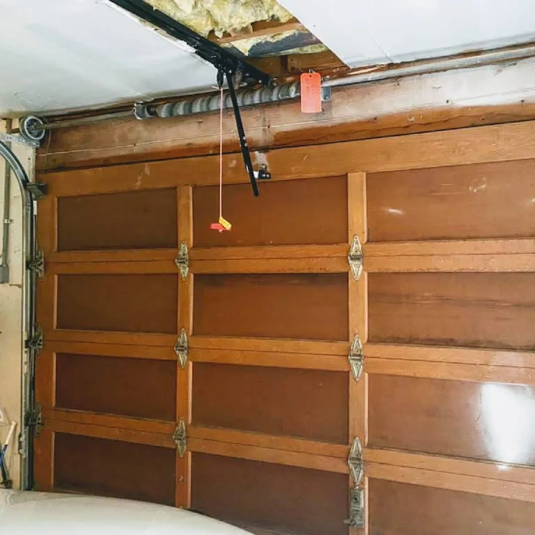 Garage door weatherproofing and sealing
